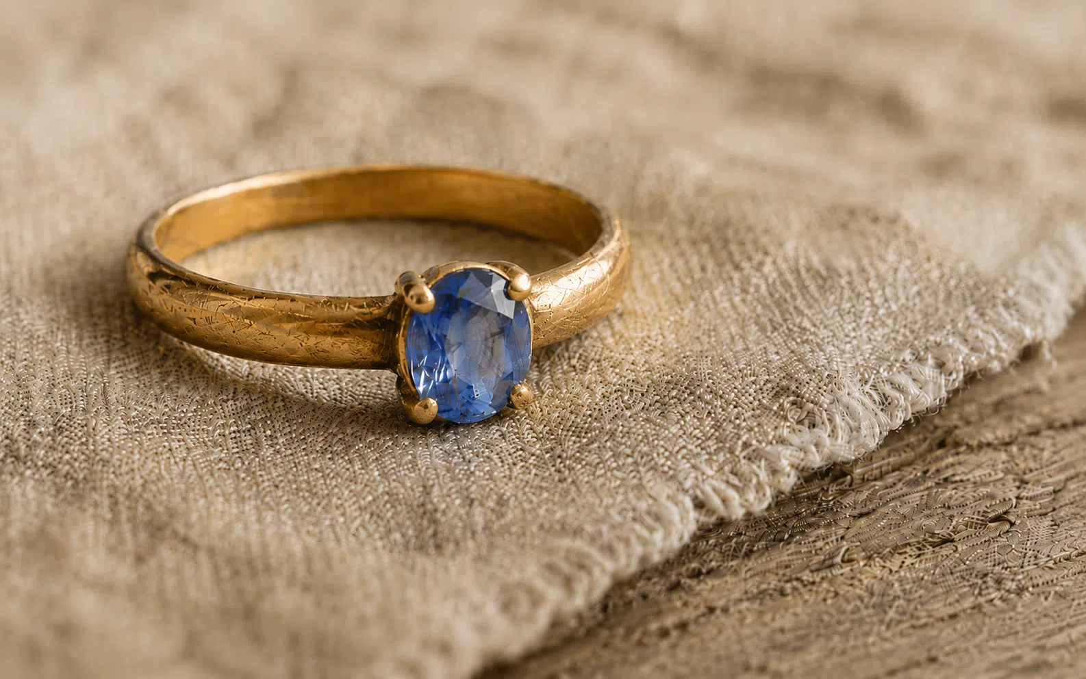 Colored gemstone ring