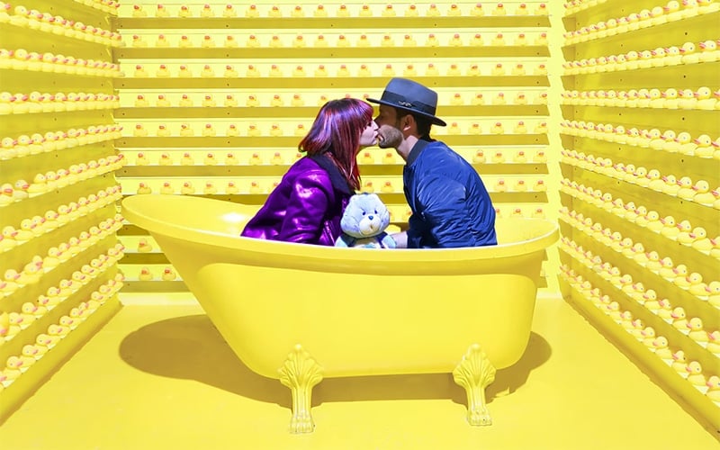 Bathtub couple